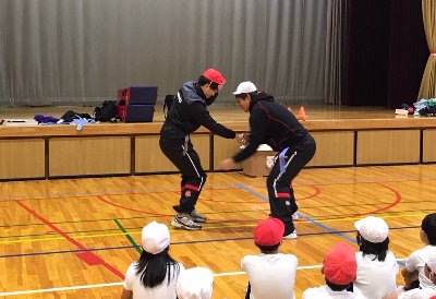 タグラグビー教室を開催しました！（羽村市立栄小学校）